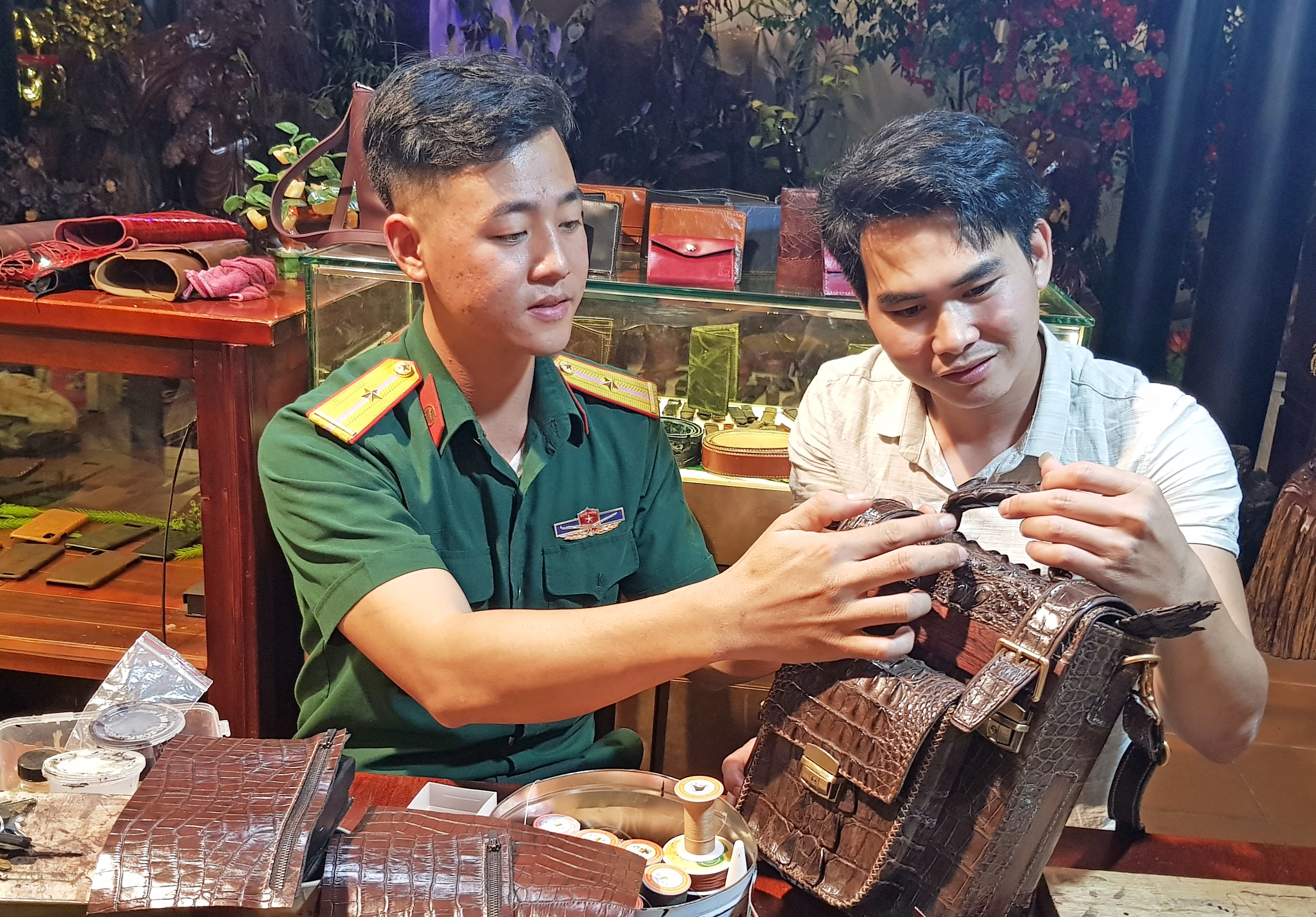 Thiếu úy QNCN Lê Quang Huy: Hạnh phúc là được sống vì mọi người